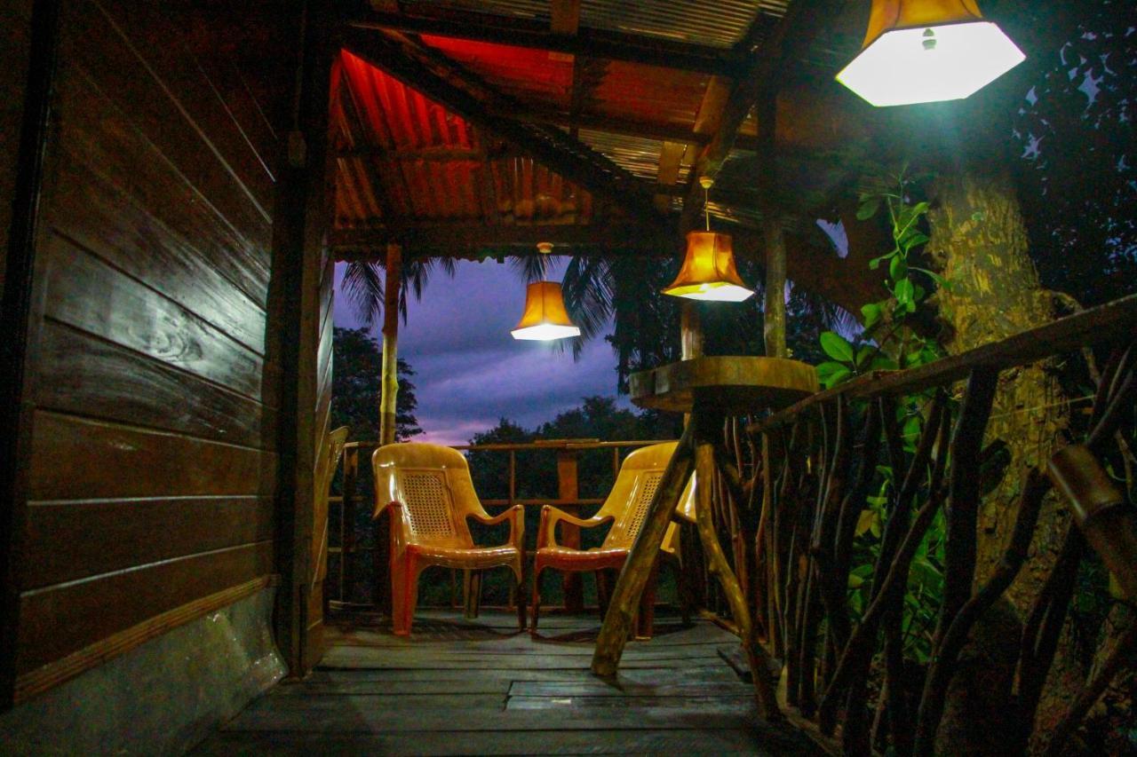 Experience The Comforts Of An Amazing Treehouse Sigiriya Esterno foto