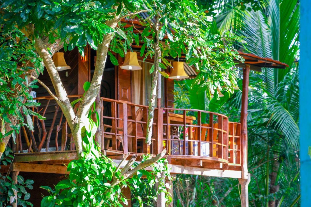 Experience The Comforts Of An Amazing Treehouse Sigiriya Esterno foto