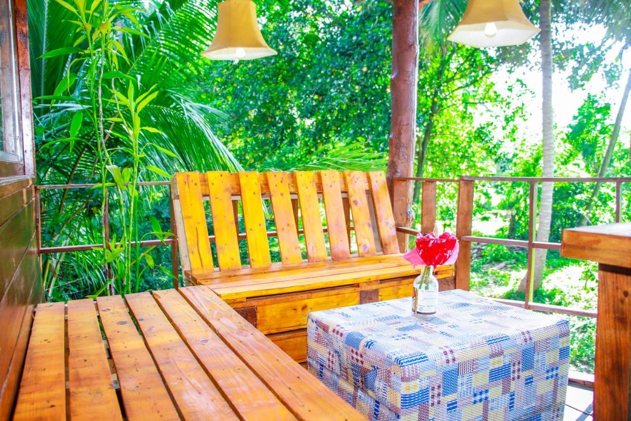 Experience The Comforts Of An Amazing Treehouse Sigiriya Esterno foto
