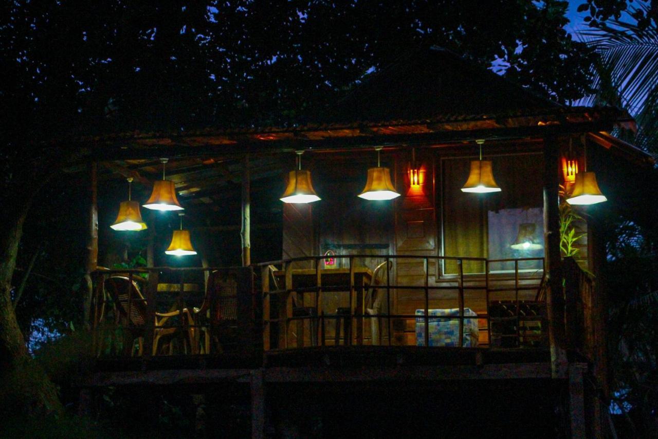 Experience The Comforts Of An Amazing Treehouse Sigiriya Esterno foto