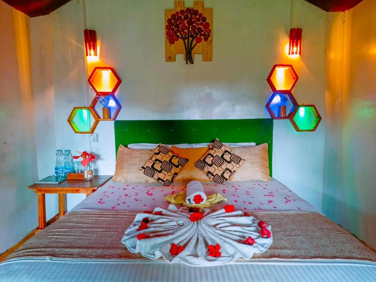 Experience The Comforts Of An Amazing Treehouse Sigiriya Esterno foto